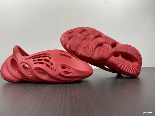 Foam Red Adidas CW3355 Yeezy 0618